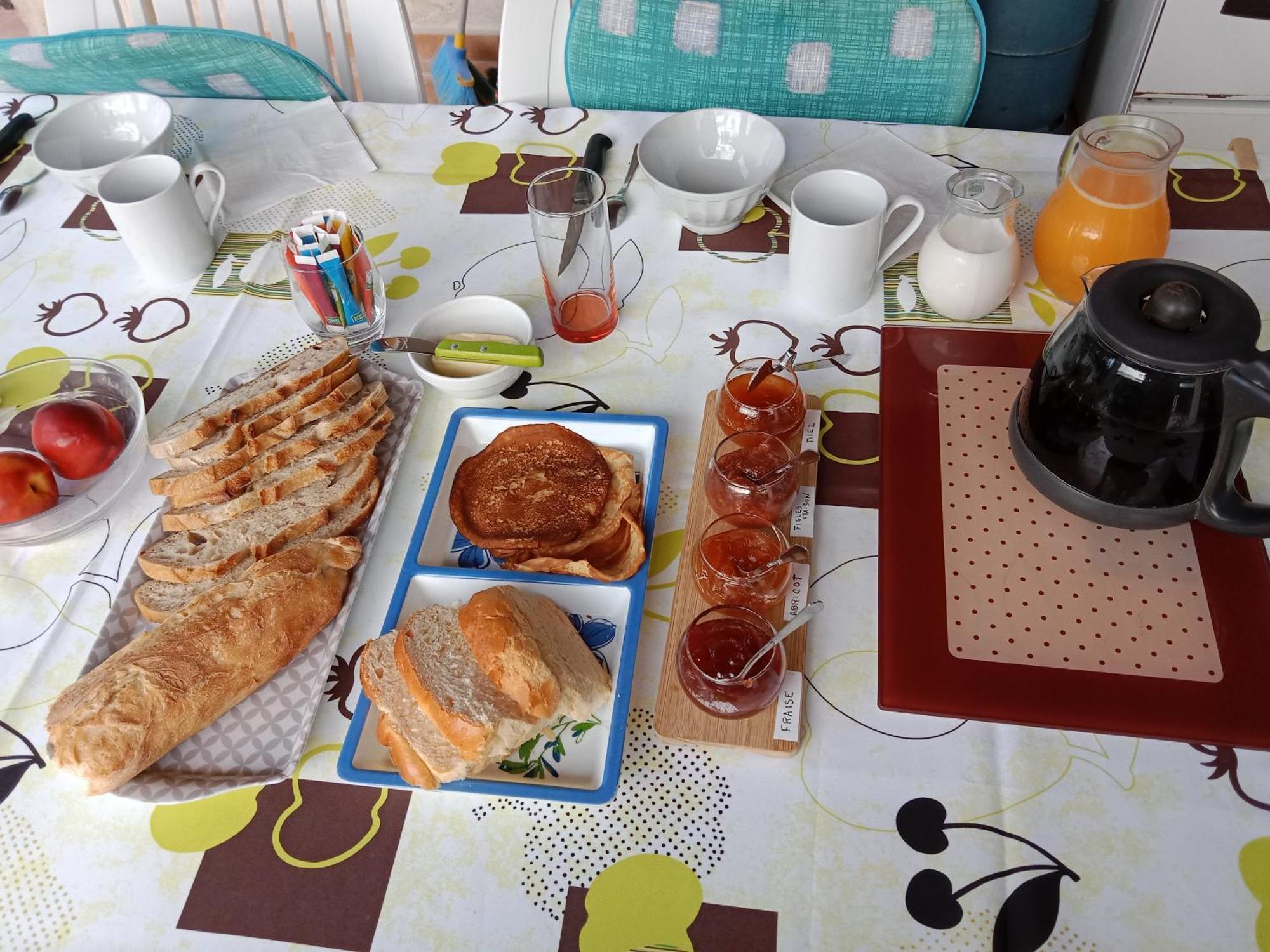 Bed and Breakfast La Farigoulette Лорг Экстерьер фото